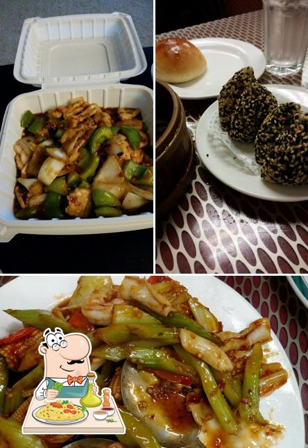 Еда в "Foo Lam Chinese Restaurant"