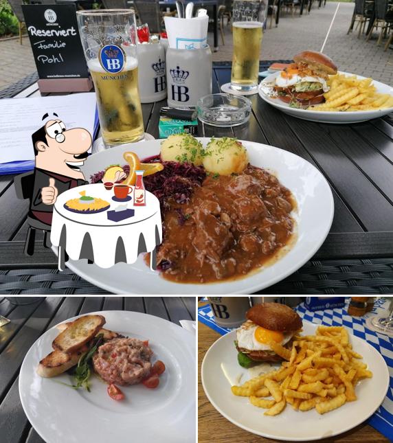 Commandez un hamburger à Hofbräu Zur Schönen Aussicht