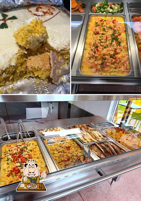 Pick pizza at El Palacio de los Jugos