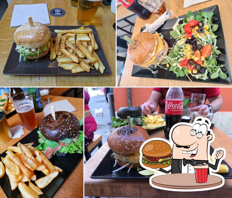 Ordina un hamburger a Hook & Cook Pula
