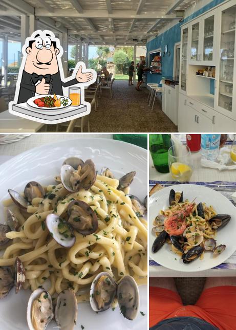 Questa è la immagine che mostra la cibo e interni di Tarzan Beach