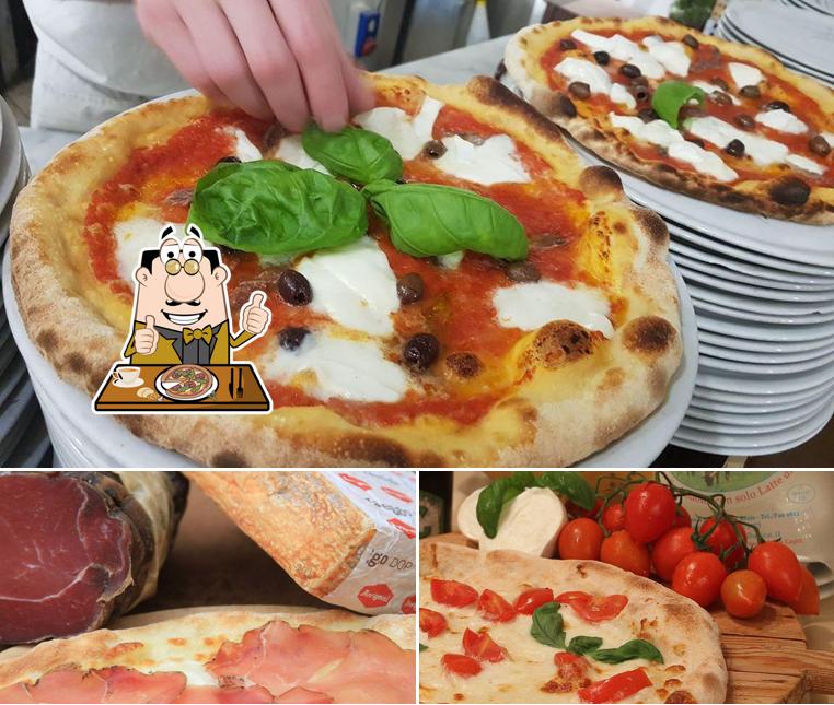 At Ponte Antico Di Lollo e Sele, you can order pizza