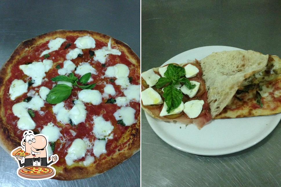 Scegli una pizza a Pizzeria Il Panuozzo