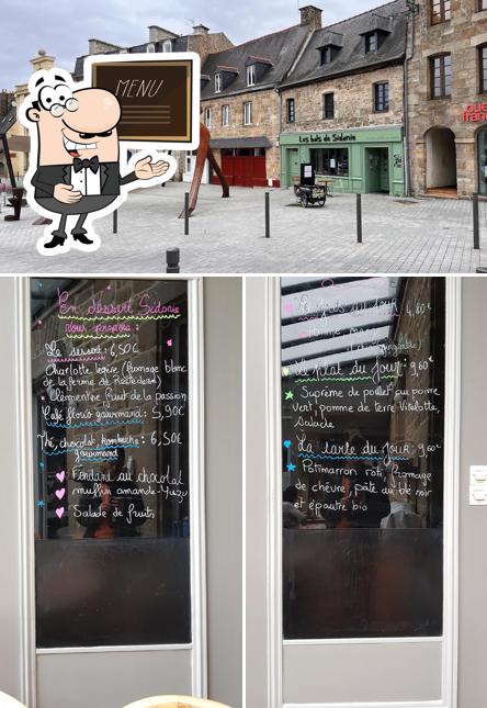 Parmi les diverses choses de la tableau noir et la extérieur, une personne peut trouver sur Sidonie et Compagnie - Restaurant