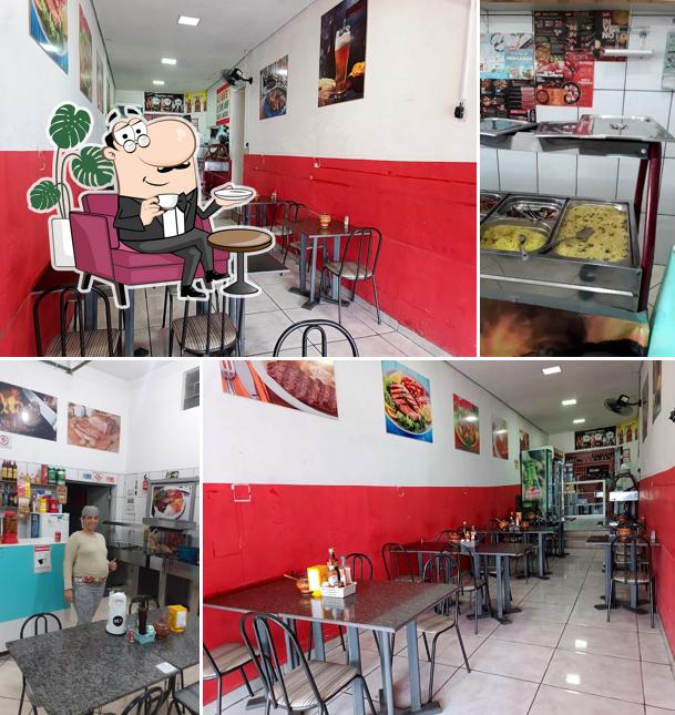 Veja imagens do interior do Restaurante Mateus do frango assado