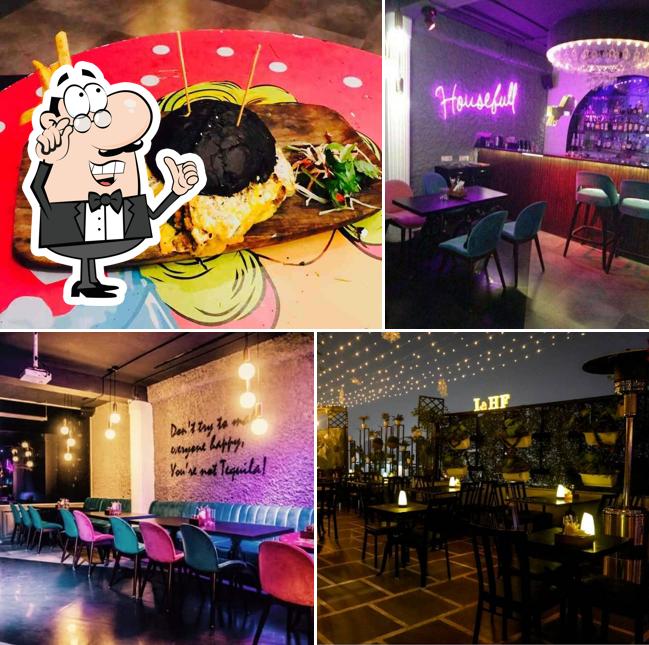 Housefull Cafe Lounge