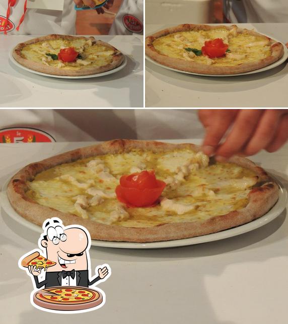 Ordina tra le svariate varianti di pizza