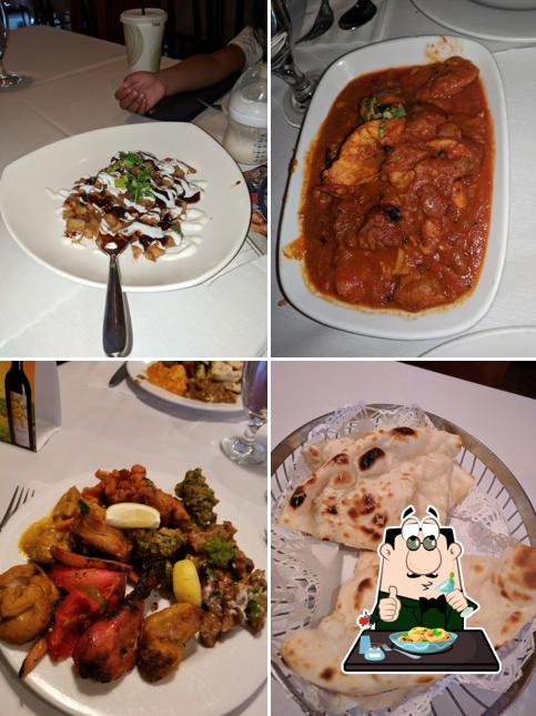 Еда в "Amiraj ~ Modern Indian Kitchen"