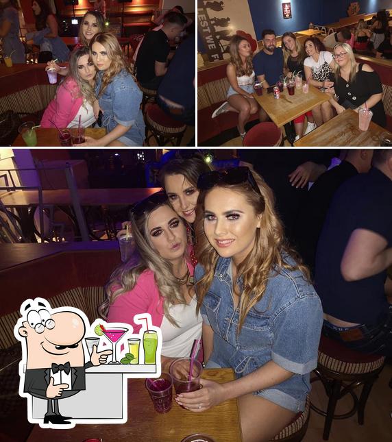 Rumours Bar, 6769 Cross Arthurlie St in Glasgow Restaurant reviews