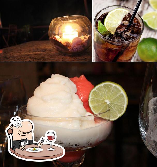 This is the image depicting food and alcohol at Agua Santa Restaurante - Bar Cancún