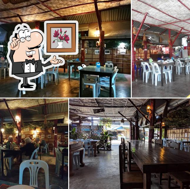 Интерьер "Casa Mia Restaurant, Downtown Mae Sot City"