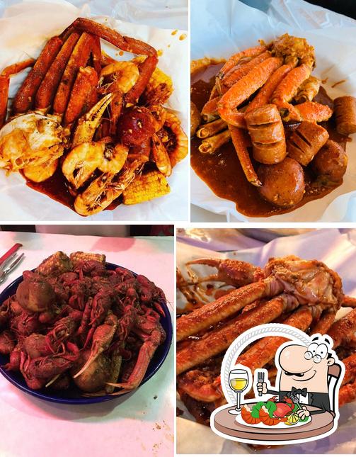 Red Claws Crab Shack in Arlington Restaurant menu and reviews