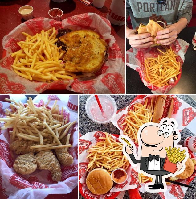 Freddy's Frozen Custard & Steakburgers, 2403 W Main St 110 in Norman
