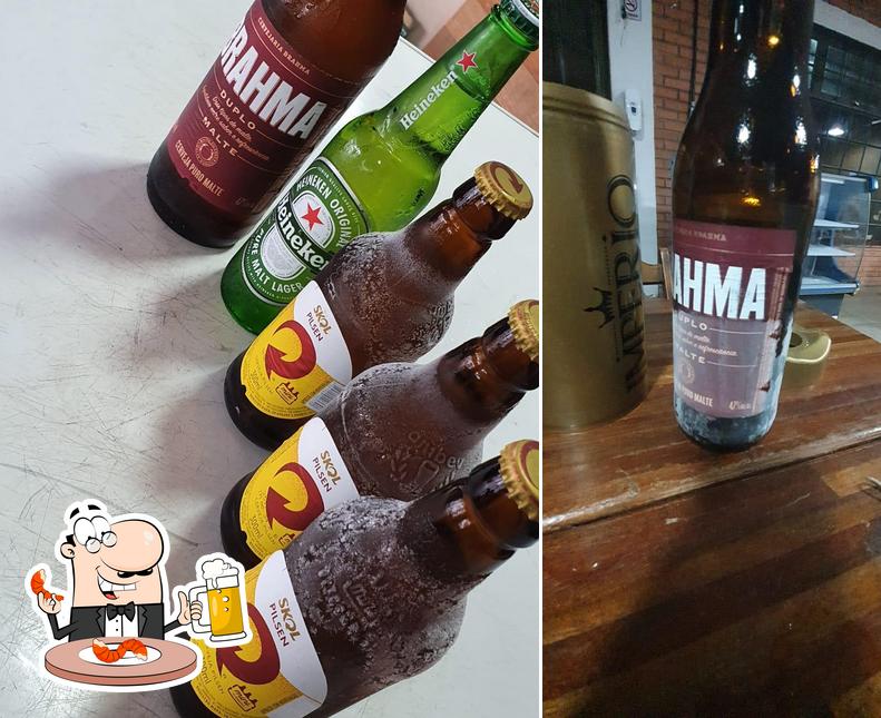 Você pode tomar uma tulipa de cerveja leve ou escura