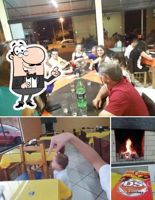 O interior do DS Romani Lanches