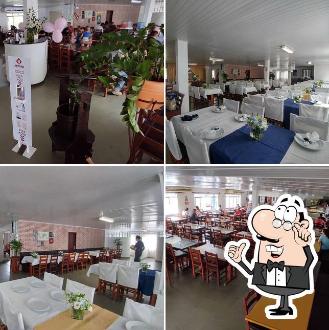 O interior do Restaurante Amigão