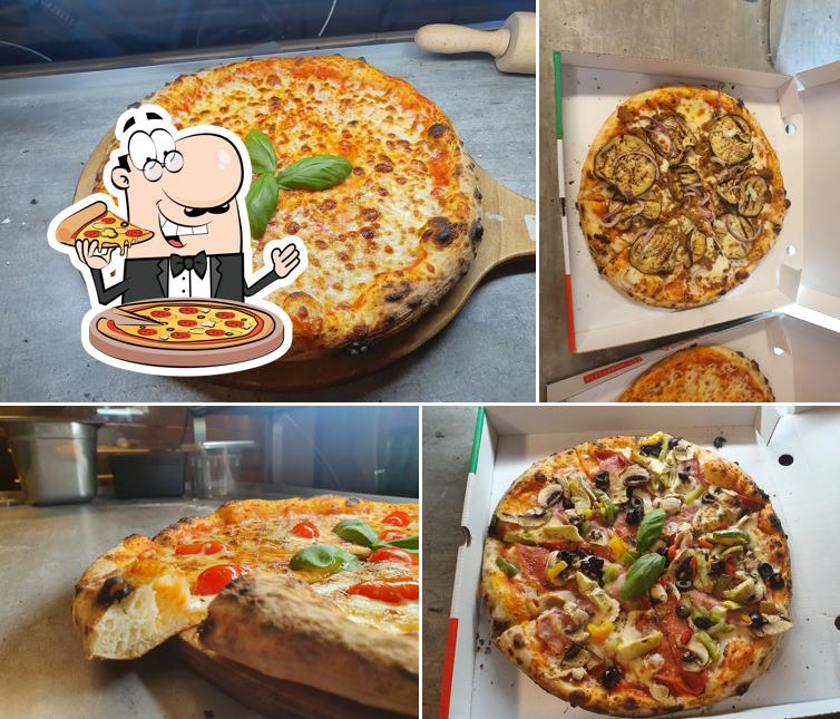 Order pizza at Pizza &Pasta La Nostra