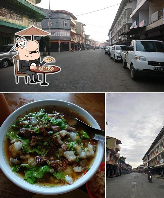 The photo of exterior and food at Bubur Nasi Kak Ani