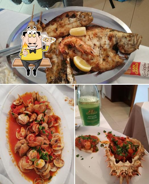 Order seafood at Albergo Mare Di Pascucci Paolo & C. Sas