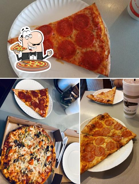 Renna's Pizza, 592 Marsh Landing Pkwy in Jacksonville Beach