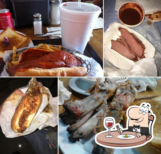 Beef and Bun BBQ, 4418 W Fuqua St in Houston Restaurant menu and reviews