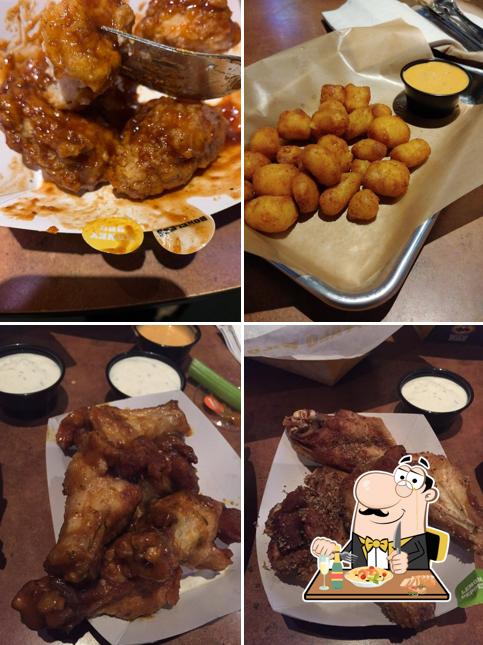 Buffalo Wild Wings, 4355 24th Ave 1 in Fort Gratiot Township