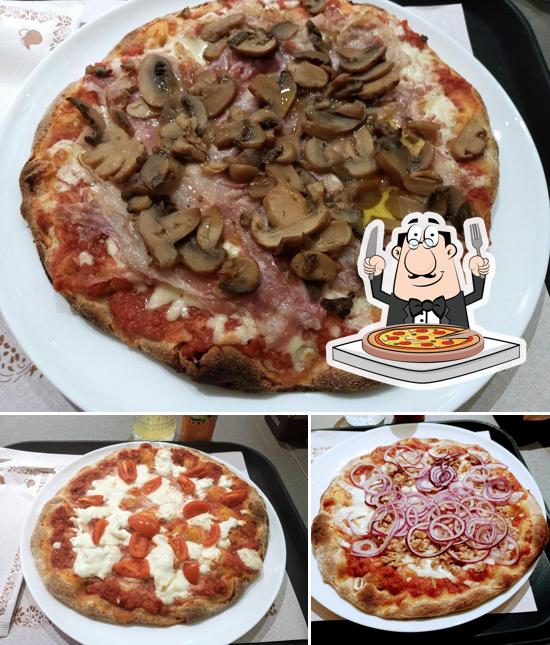 Prova una pizza a Bar Bistro' famila