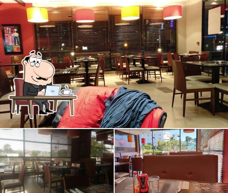 L'intérieur de Pizza Hut