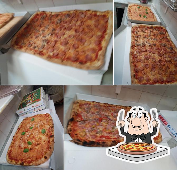 Bestellt verschiedene Arten von Pizza