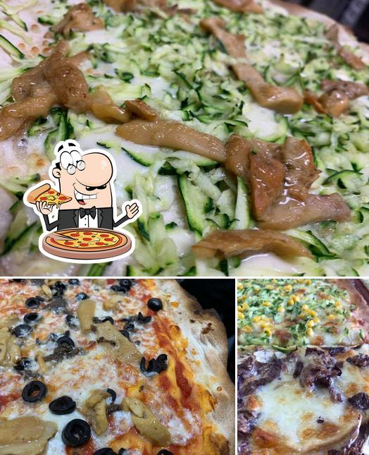 Scegli tra le svariate varianti di pizza