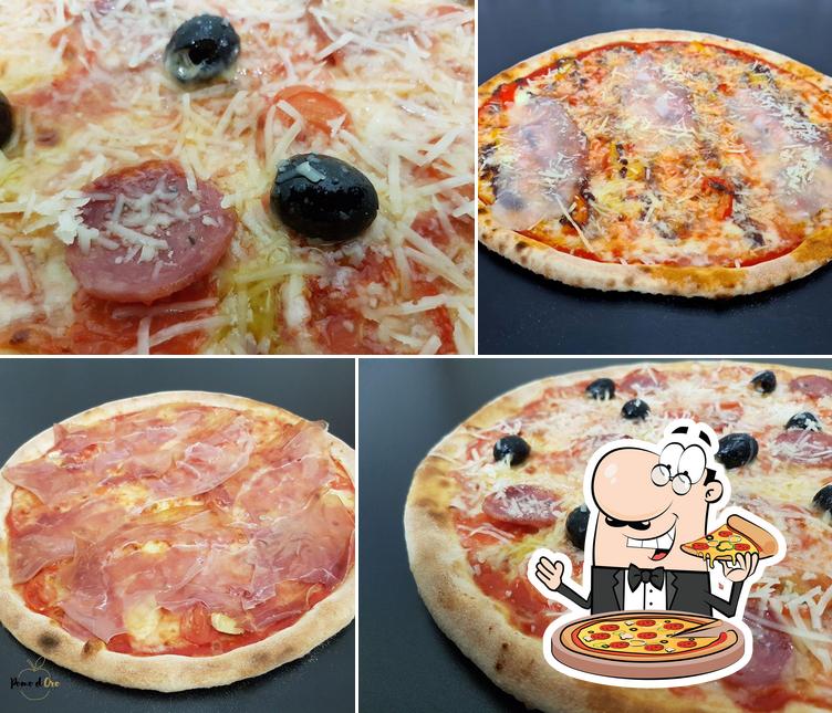 Scegli una pizza a Pizzeria Pomo d'Oro Marola