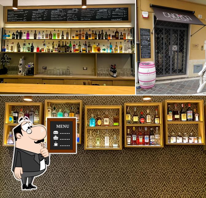 Leggi il menu sulla lavagna
