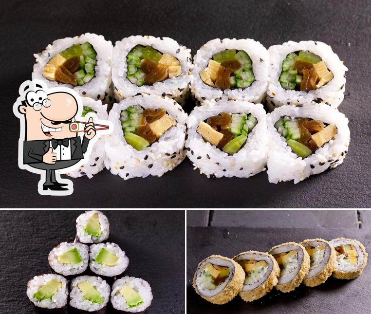 Sushi-Rollen werden von Mr. Wasabi angeboten