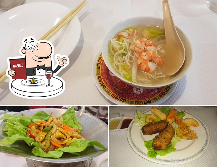 Nourriture à Restaurant Festin d'Asie