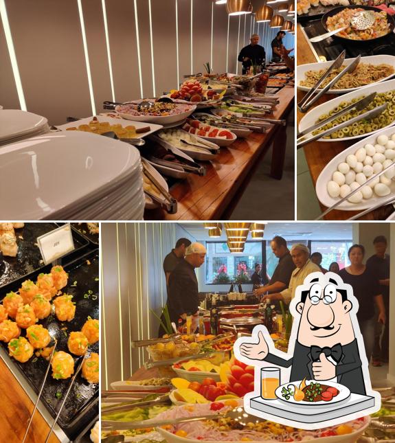 Comida em Restaurante Nirai