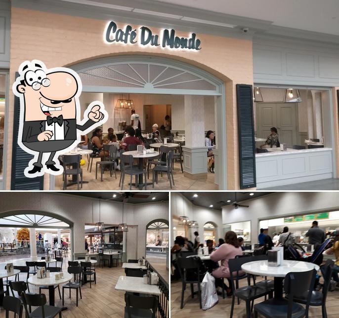 Check out how Cafe Du Monde Lakeside Mall looks inside