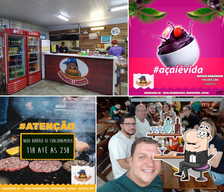 O interior do Fernando Lanches