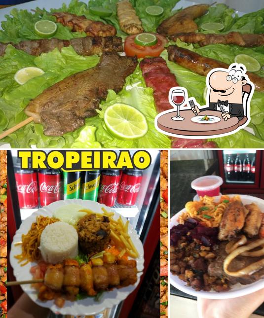 Comida em Tropeirão Churrasco & Fogão à Lenha