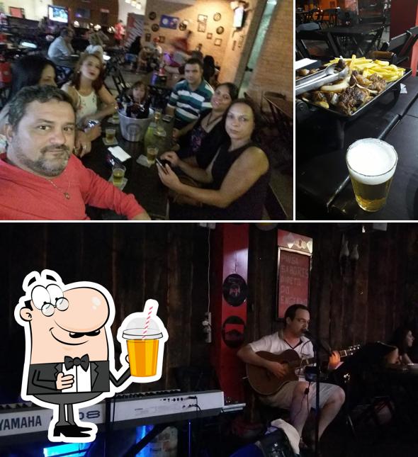 Sam´s Nosso Bar serve uma gama de drinques