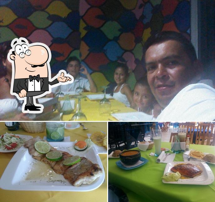 Entre la variedad de cosas que hay en Restaurante Catamarán también tienes interior y comida