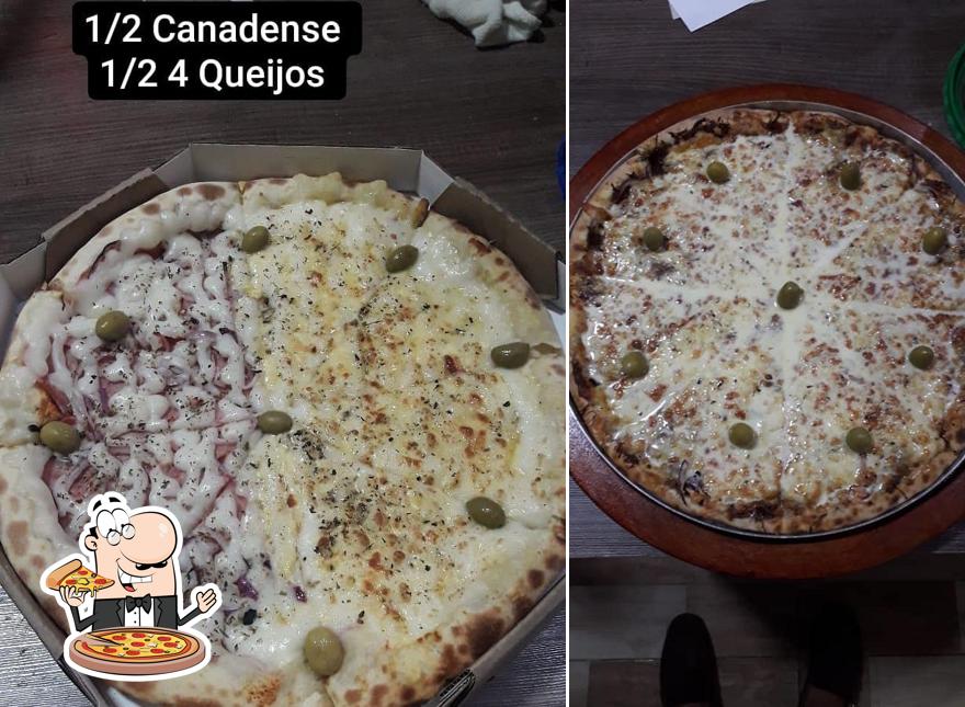 Escolha pizza no Pizzaria Santo Antônio