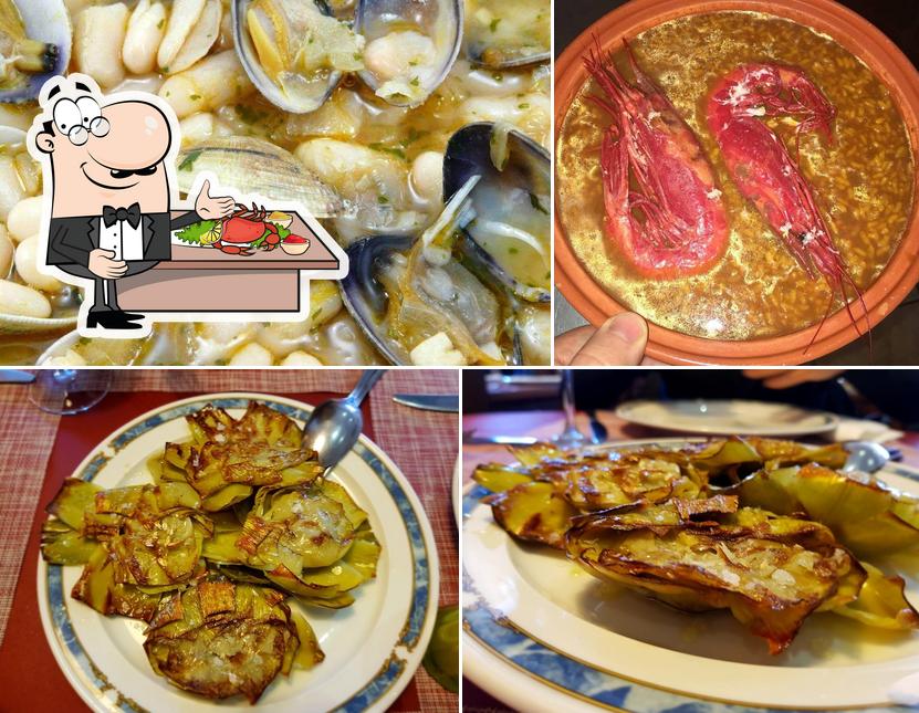 В "Restaurante Corrochano" вы можете заказать различные блюда с морепродуктами
