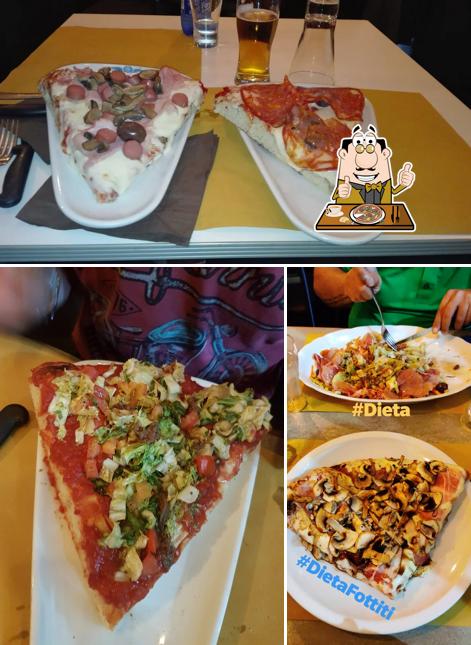 Order pizza at Al Trancio Pizzeria
