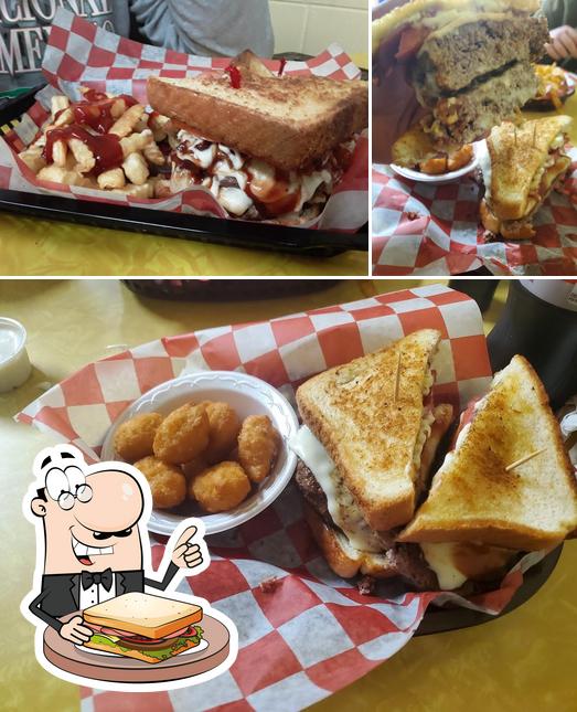 Jumbo's Burgers, Wings & More in Pell City Restaurant menu and reviews