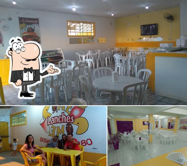 O interior do Come Come Lanches - Unidade de Lages