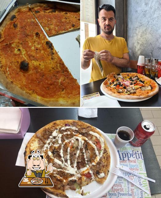 Scegli una pizza a Pizzeria San Michele Rho