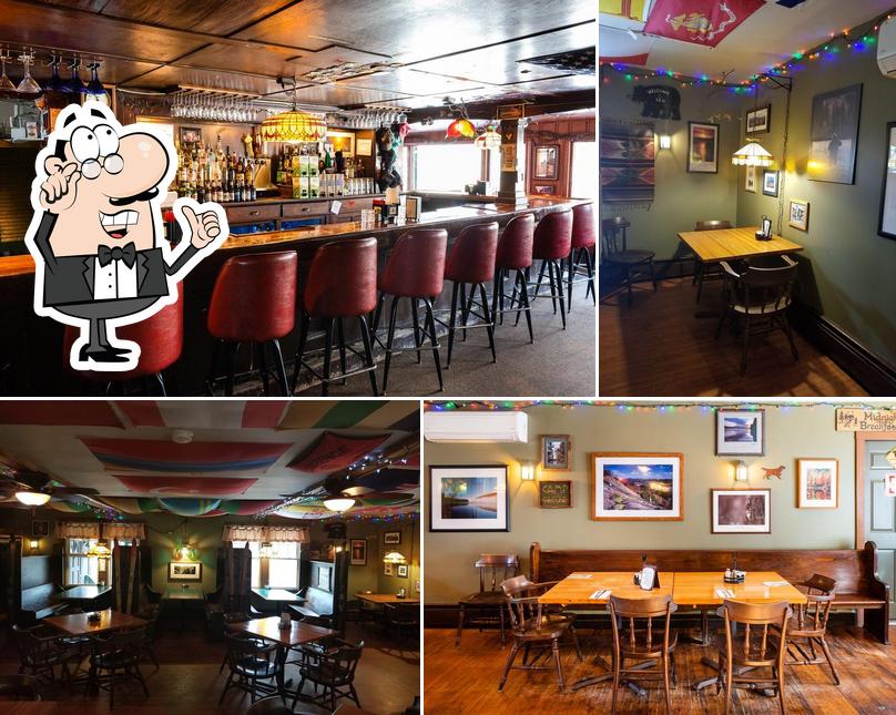 Red Dog Tavern in Eagle Bay Restaurant menu and reviews