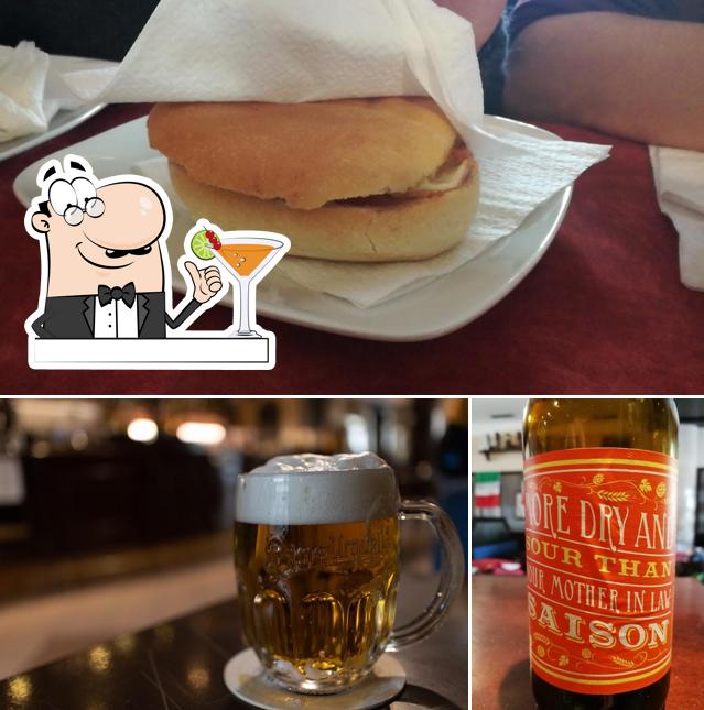 Tra le diverse cose da Bar Willy'S Cafe' Pub si possono trovare la bevanda e cibo