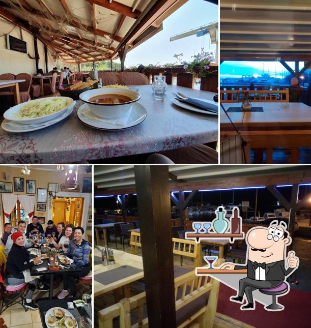 Installez-vous à l'une des tables de Hotel Scala Vodice