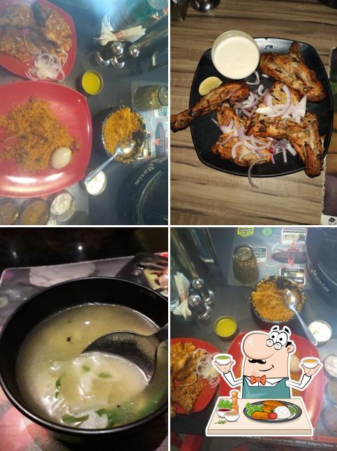 Food at LONDON GRILL N SHAKE